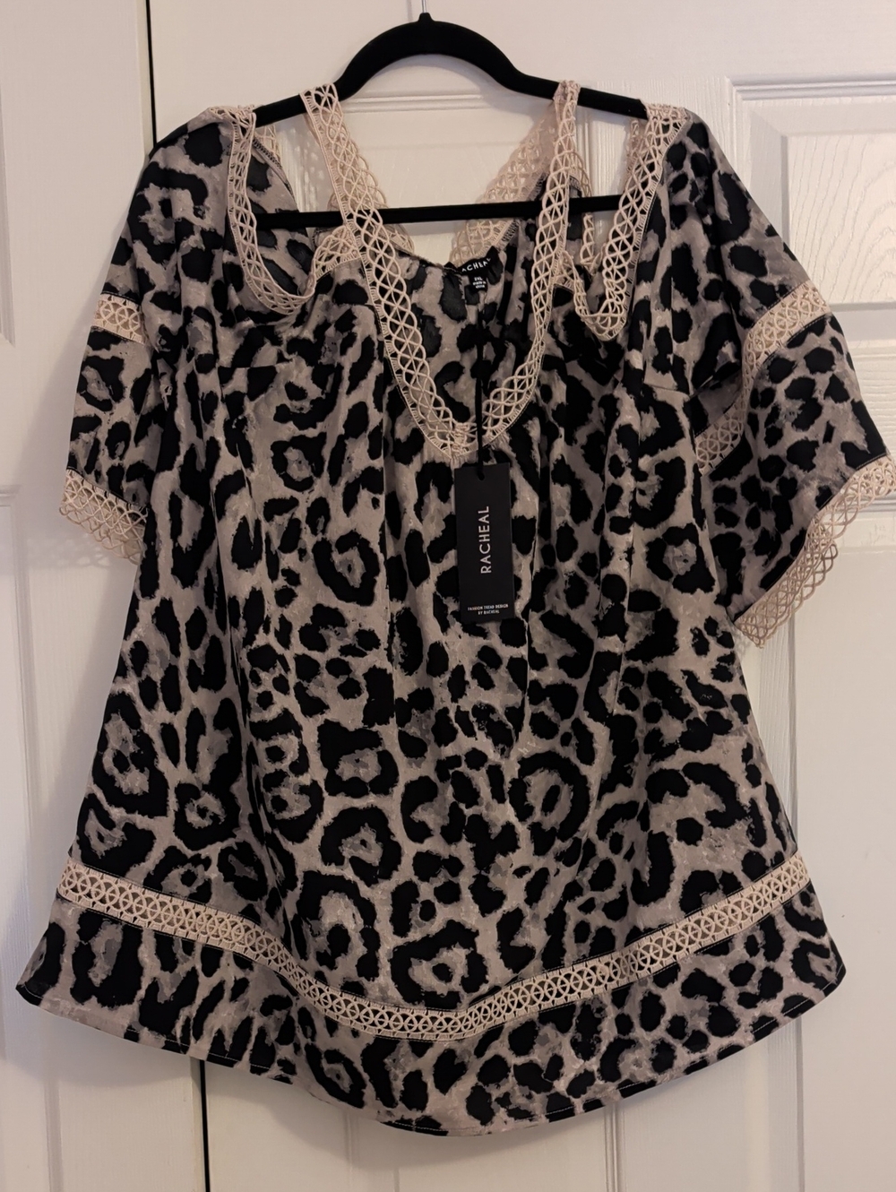 RACHEAL Leopard Print Cold Shoulder V Neck Tunic Top NWT
